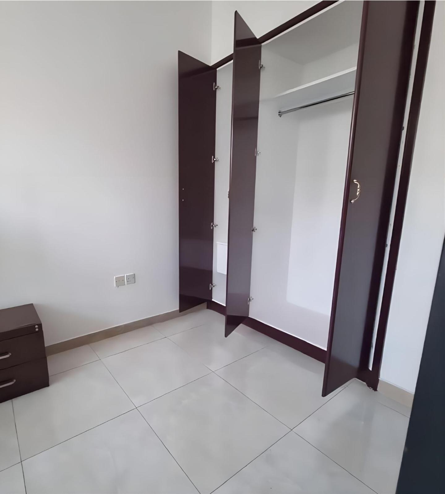 Corniche Street - For Males "Peaceful Bed Space" Αμπού Ντάμπι Εξωτερικό φωτογραφία