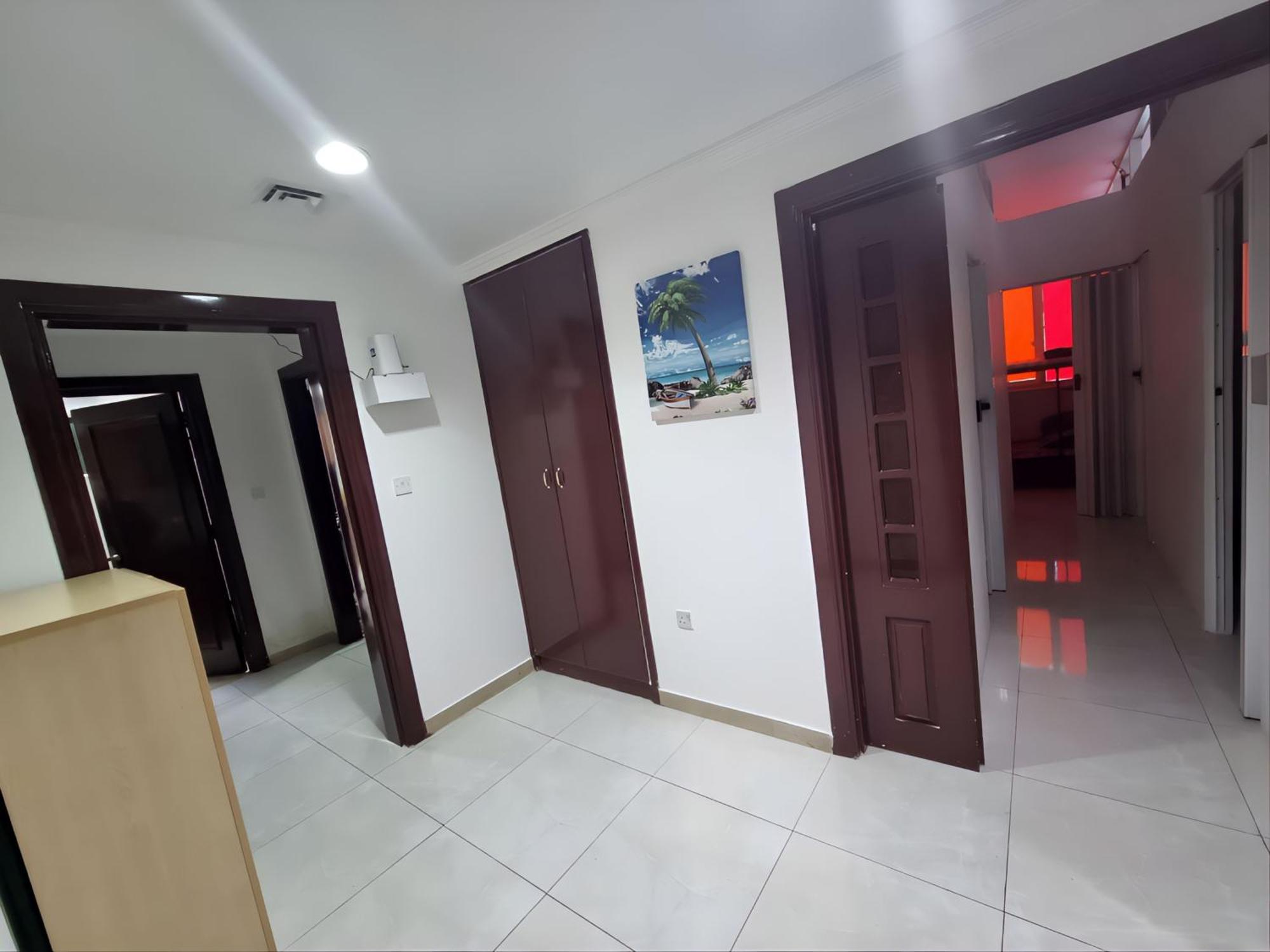 Corniche Street - For Males "Peaceful Bed Space" Αμπού Ντάμπι Εξωτερικό φωτογραφία